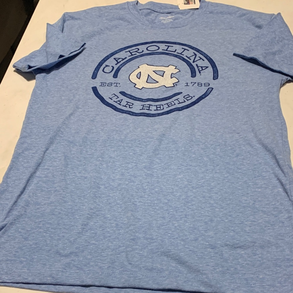 North Carolina Tar Heels Light Blue Graphic T-Shirt NEW w-Hologram Size Medium